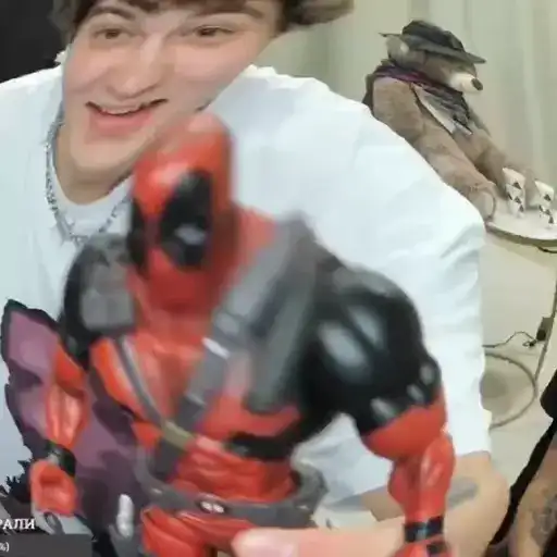 Sticker 🦸‍♂️