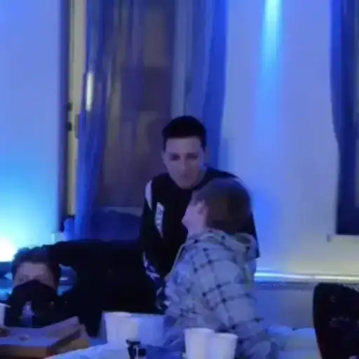 Sticker 👨‍❤‍💋‍👨