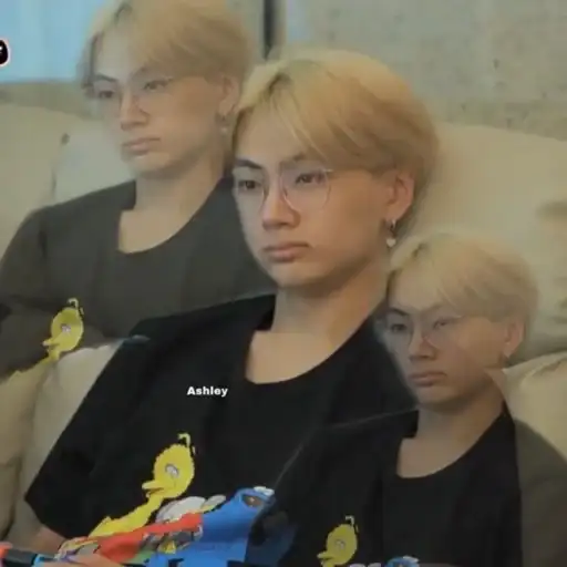 Sticker 🧎‍♂️