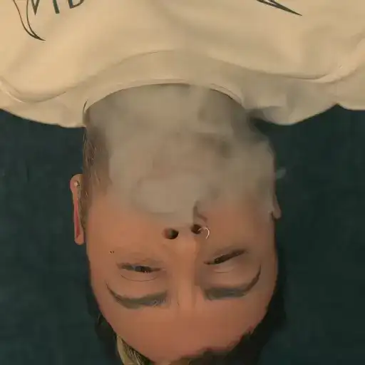 Sticker 😶‍🌫️