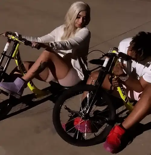 Sticker 🚴‍♂️